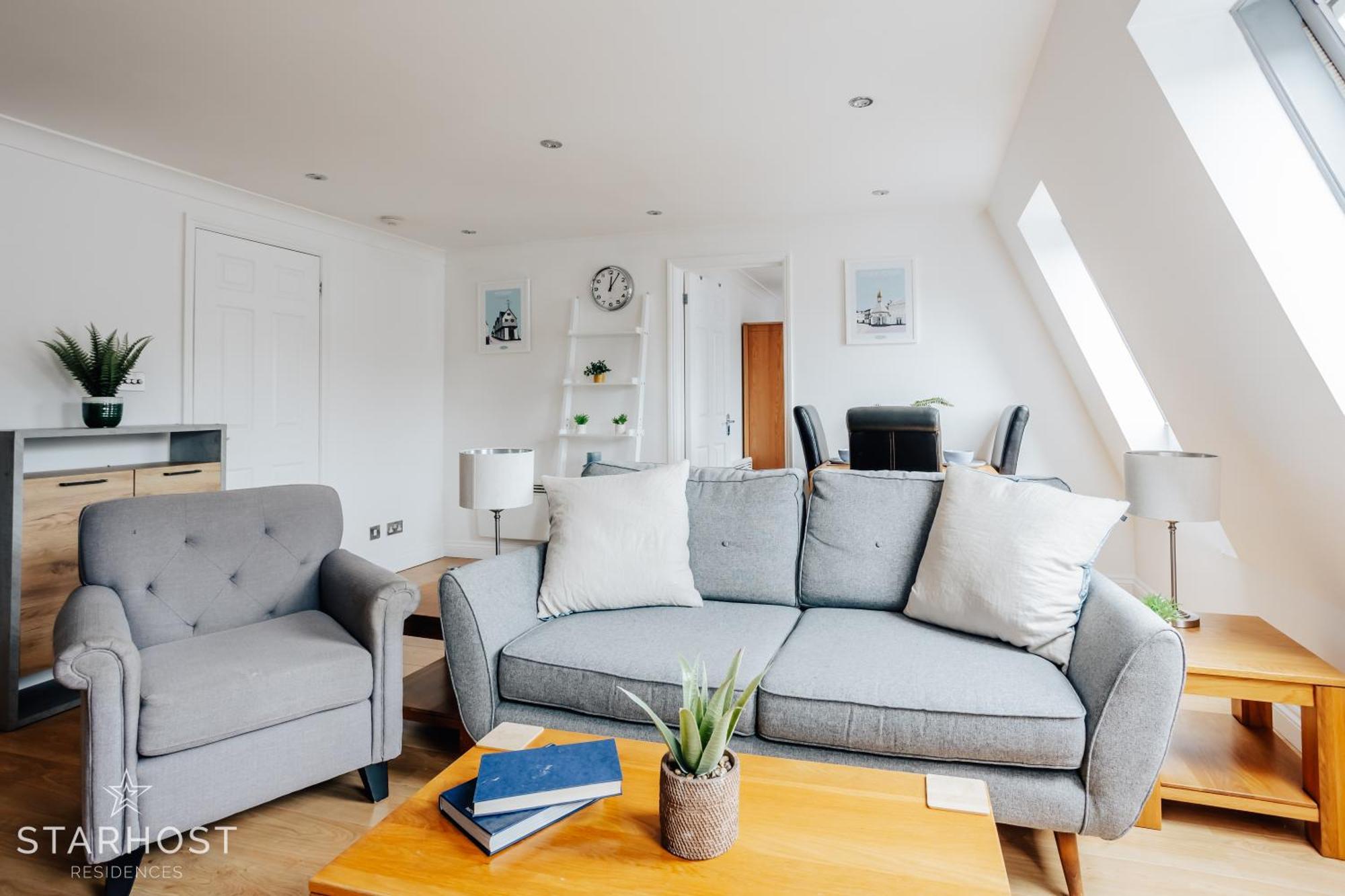 Central 3 Bed Apartment At Regents Court, Newbury Newbury (Berkshire) Exterior foto