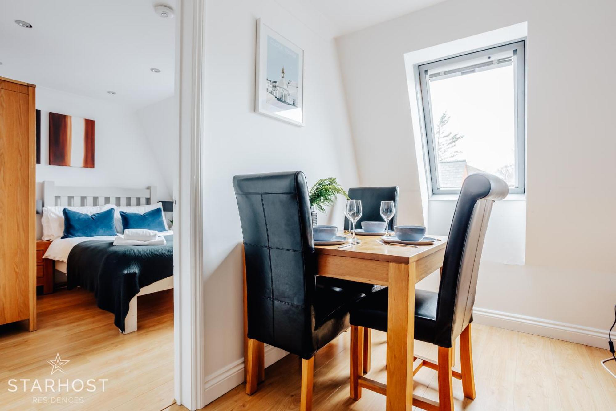 Central 3 Bed Apartment At Regents Court, Newbury Newbury (Berkshire) Exterior foto