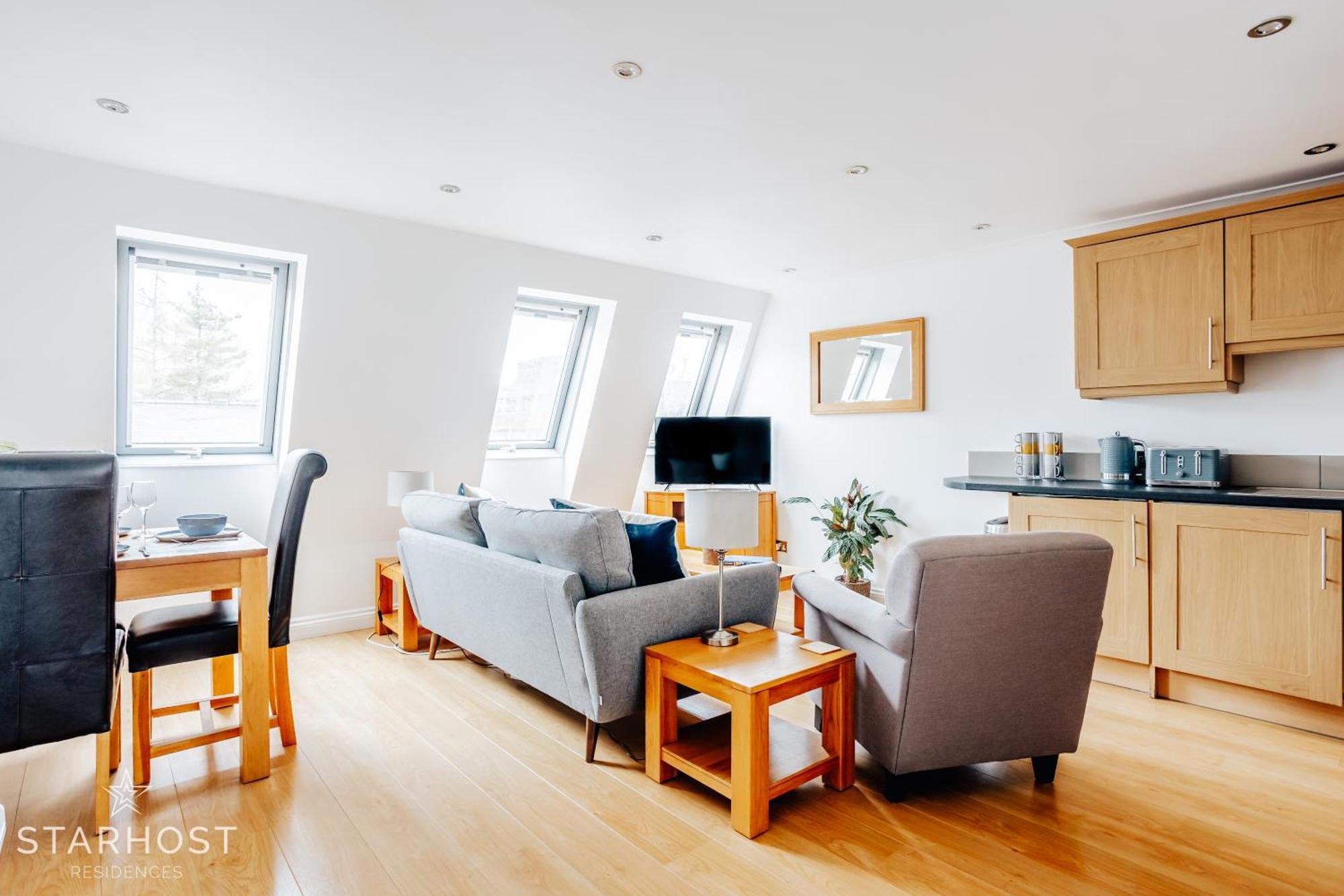 Central 3 Bed Apartment At Regents Court, Newbury Newbury (Berkshire) Exterior foto
