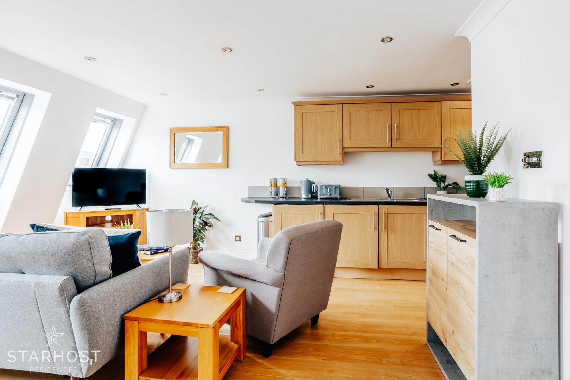 Central 3 Bed Apartment At Regents Court, Newbury Newbury (Berkshire) Exterior foto