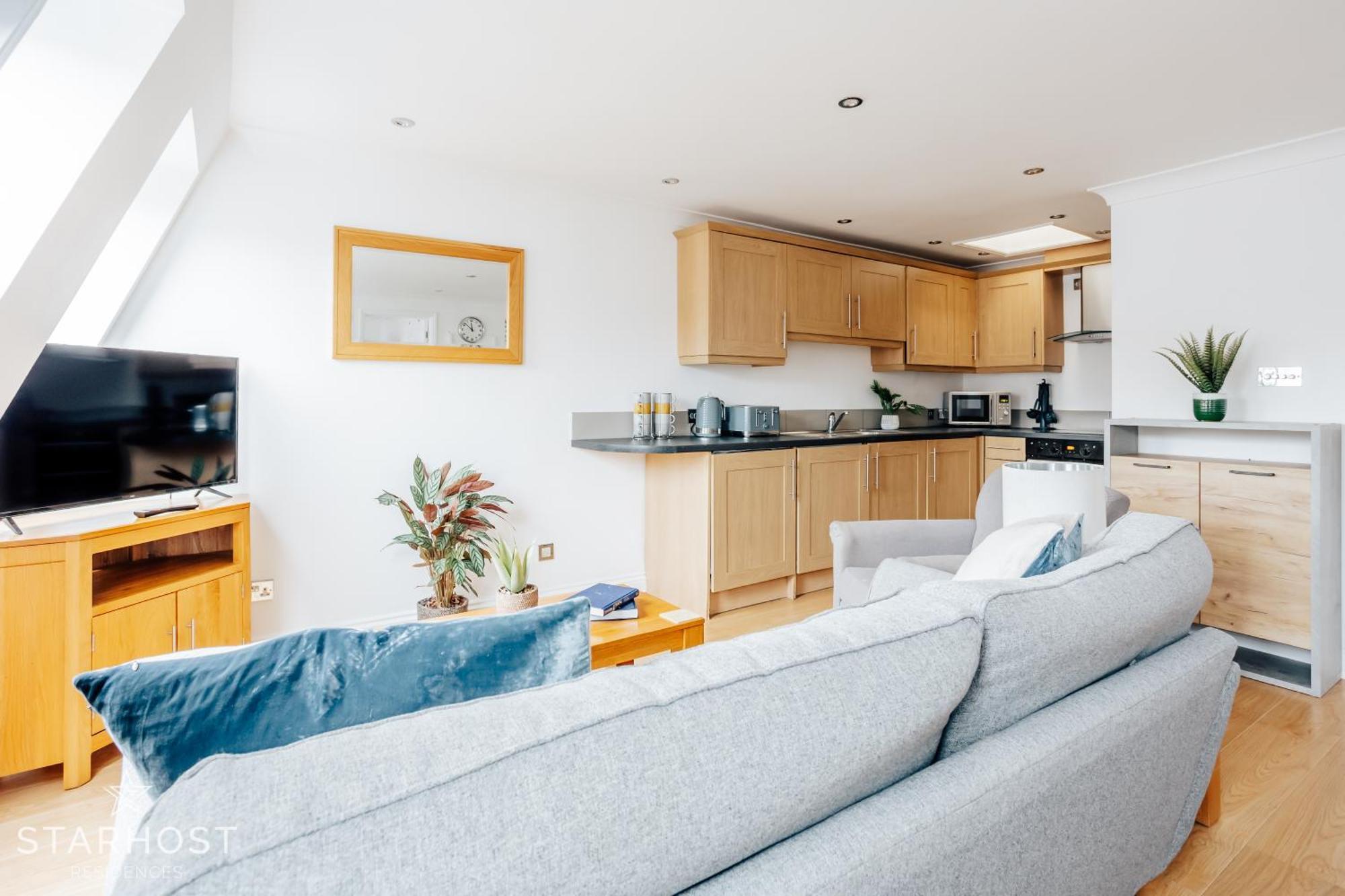 Central 3 Bed Apartment At Regents Court, Newbury Newbury (Berkshire) Exterior foto